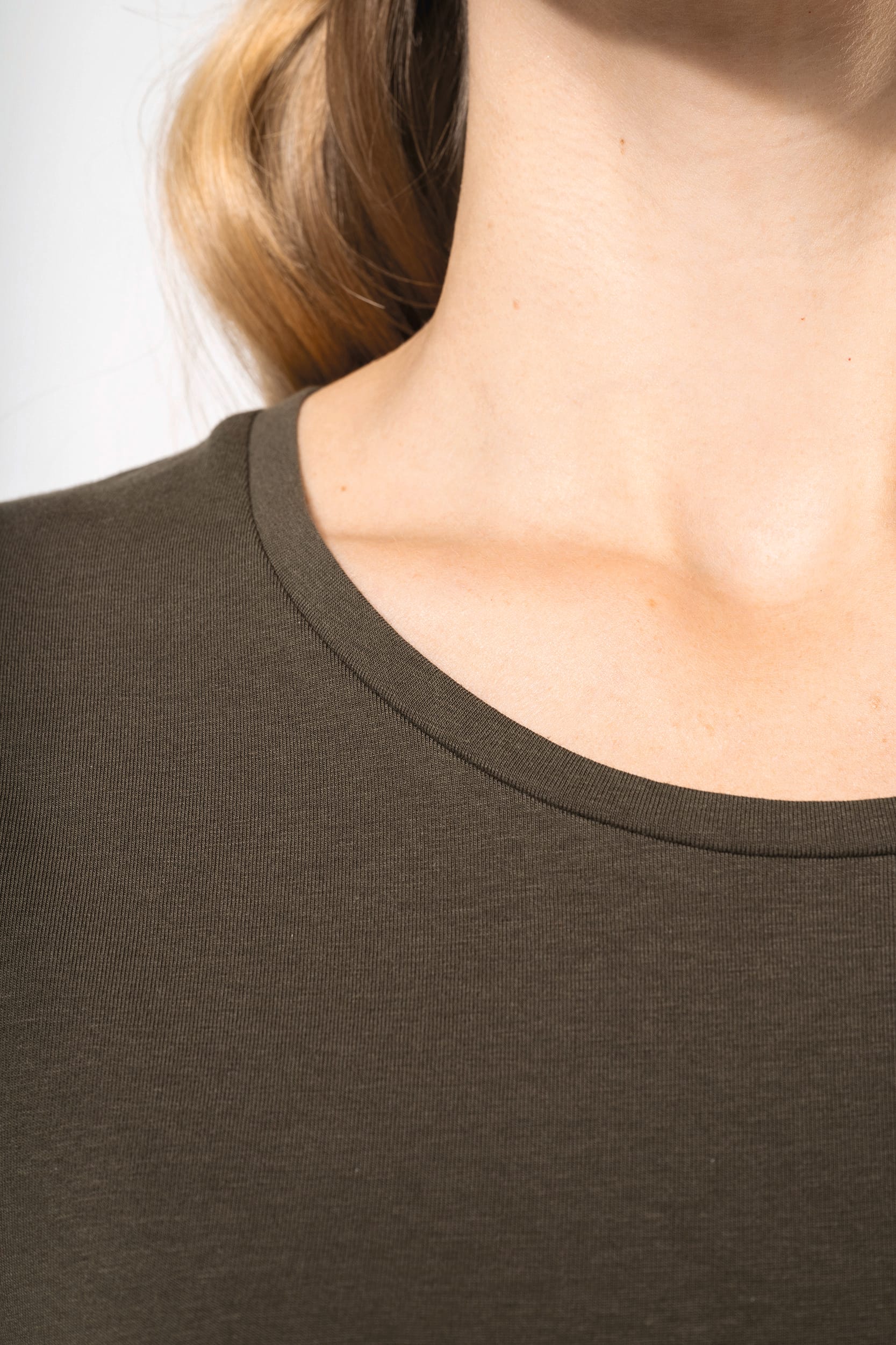 T-shirt col rond manches courtes femme – Image 3