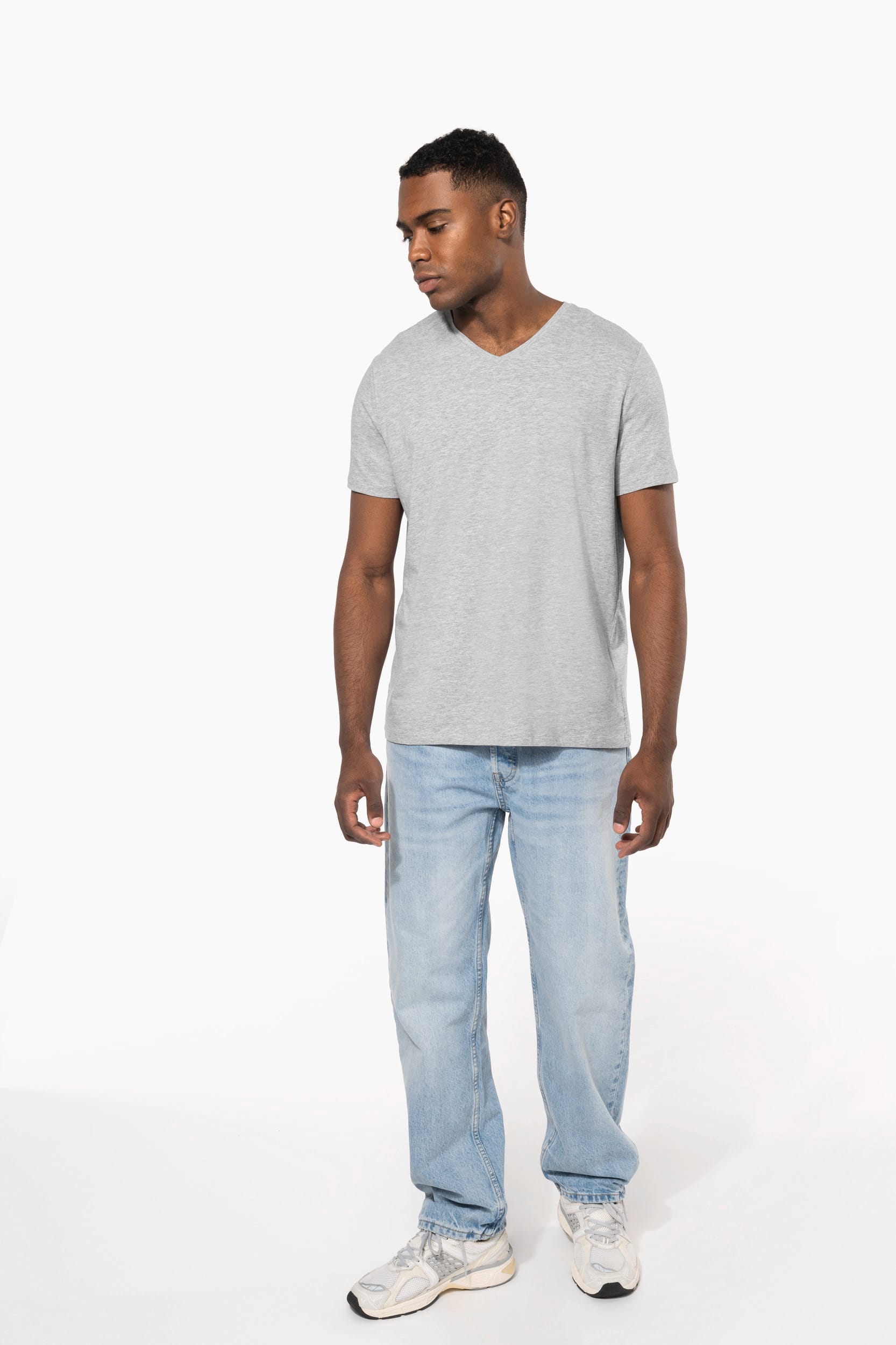 T-shirt manches courtes col V homme – Image 10