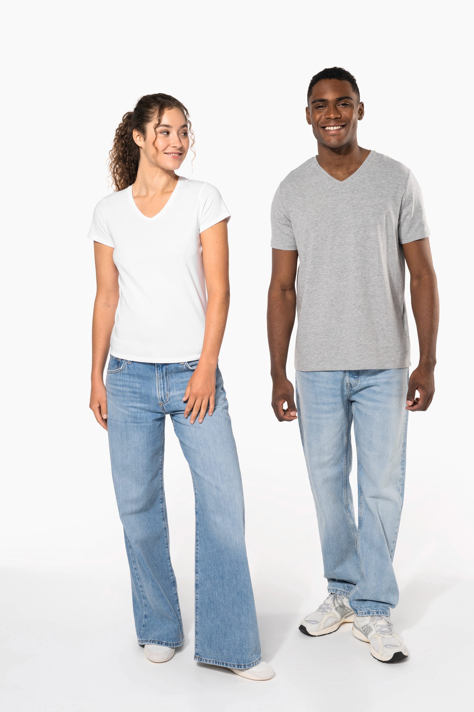 T-shirt manches courtes col V homme – Image 15