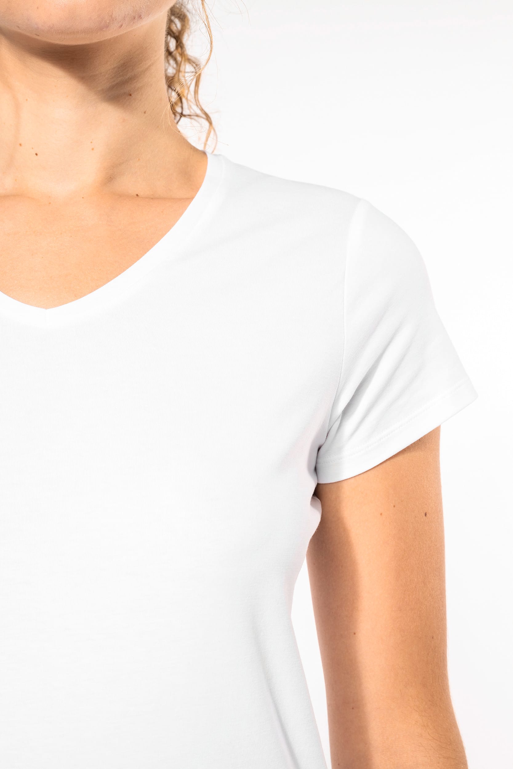 T-shirt col V manches courtes femme – Image 18