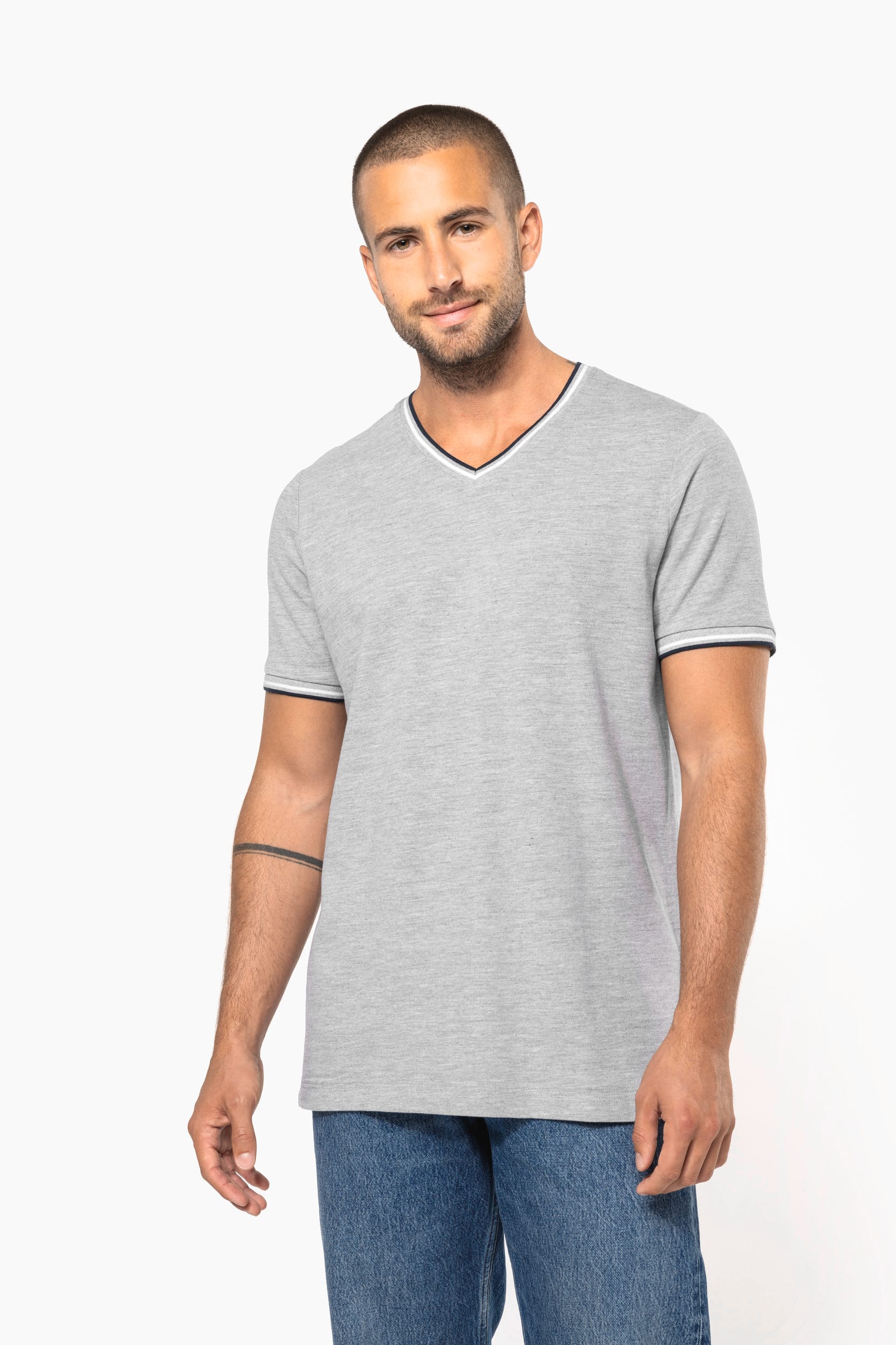 T-shirt maille piqu&eacute;e col V homme