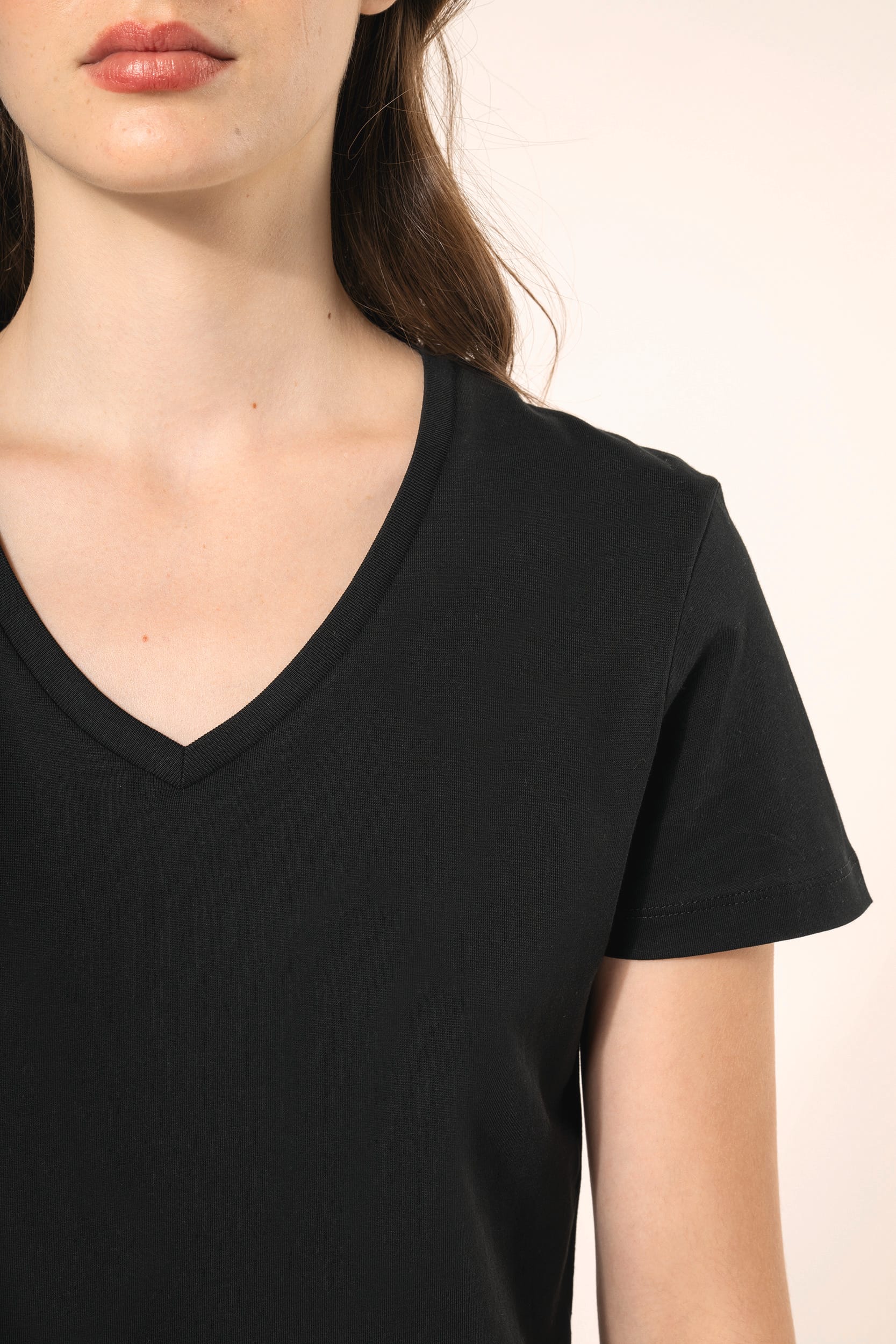 T-shirt Supima® col V manches courtes femme – Image 4